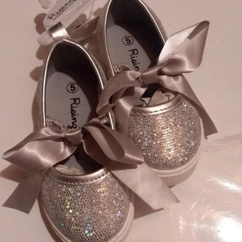 🦄NWT🦄 Toddler Girls size 5 slip on shoes